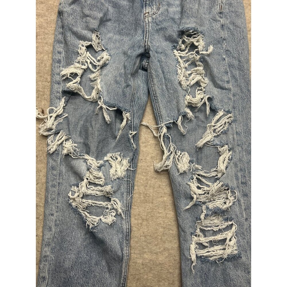 American Eagle Outfitters | Mom Jean | Destroyed Distressed | Size 8 - Picture 6 of 14